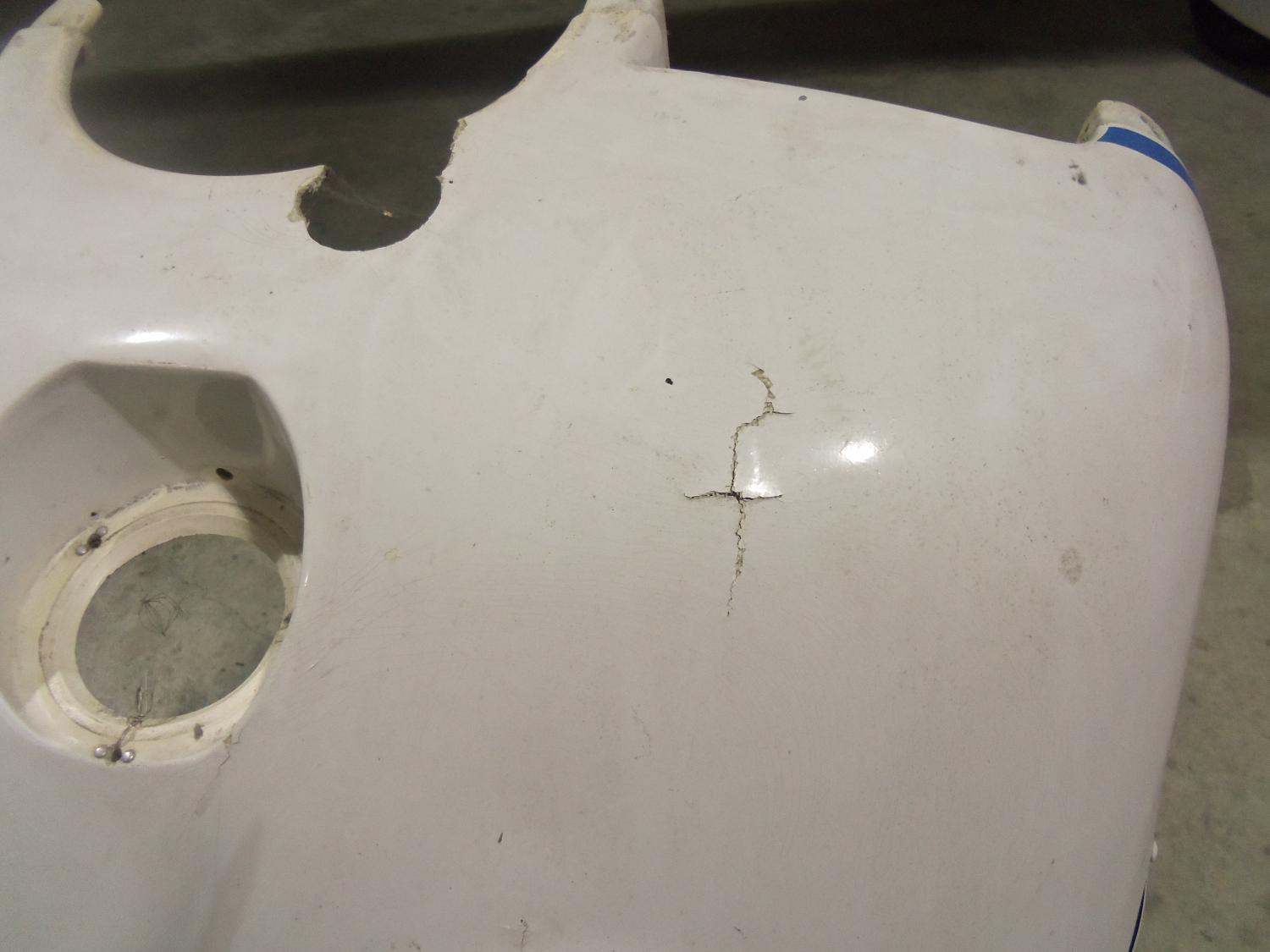 PIPER PA28R-200 ARROW TOP COWL, MINOR FIBERGLASS DAMAGE ON TOP 